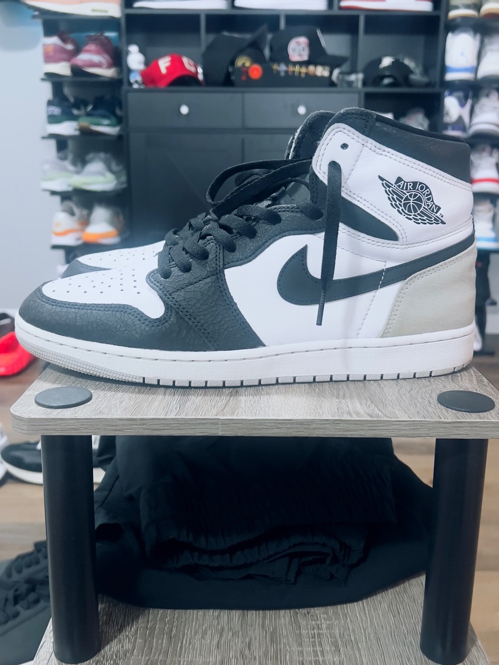 Nike Jordan 1 Retro High OG Bleached Coral Shoes - White/ Black US men’s 12 - Picture 3 of 6